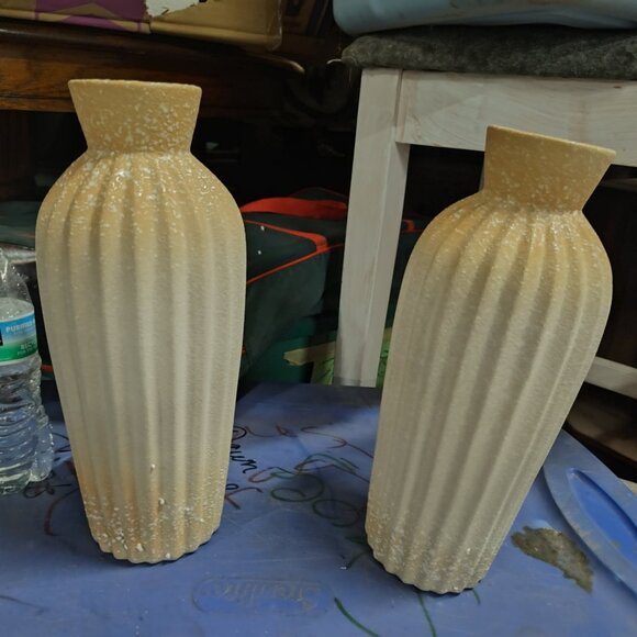VASES - Picture 1 of 1